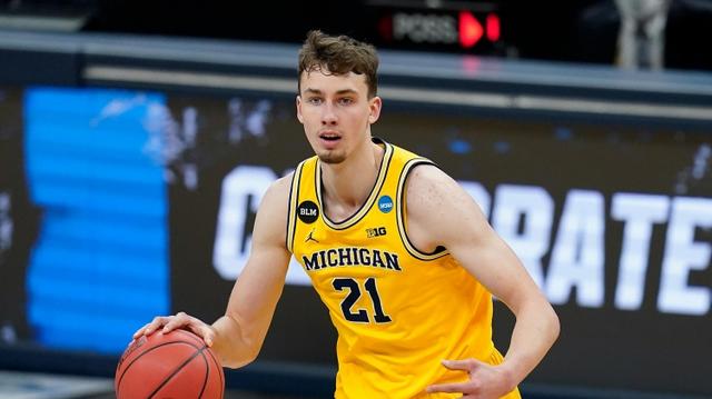 纳德在进攻 纳德在进攻